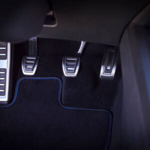 Volkswagen Golf R (9)