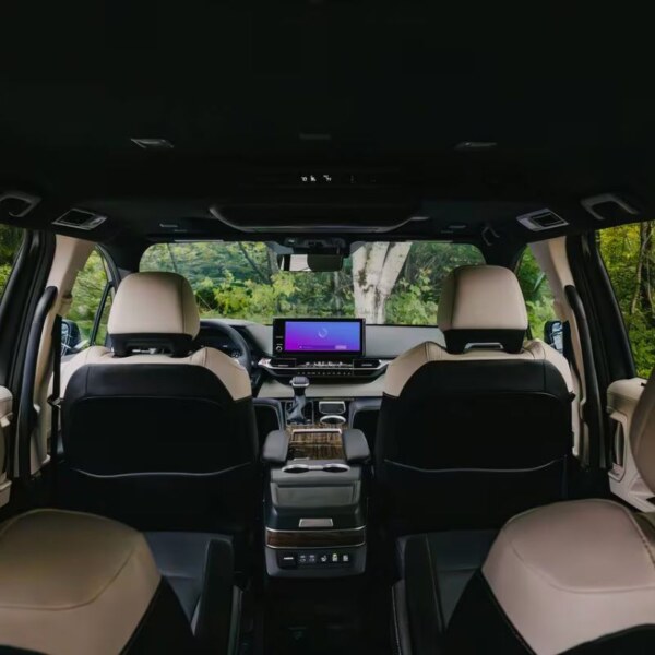 Toyota Sienna Minivan (13)