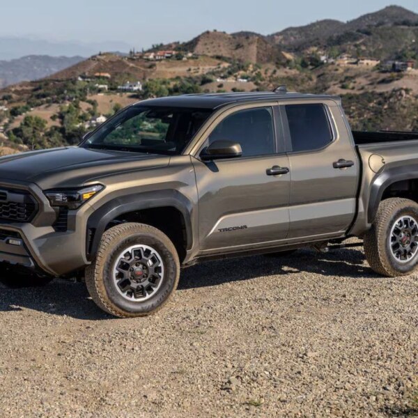 Toyota Tacoma Hybrid (6)