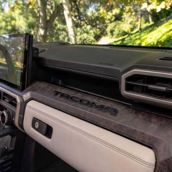 Toyota Tacoma SR (12)