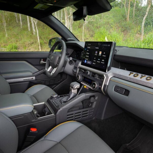 Toyota Tacoma SR (13)