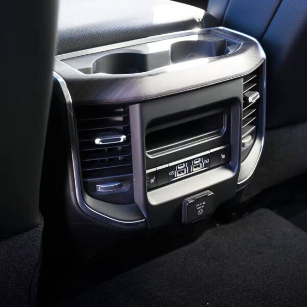 Ram 2500 Mega Cab (5)
