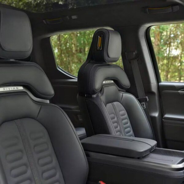 Rivian R1S (11)