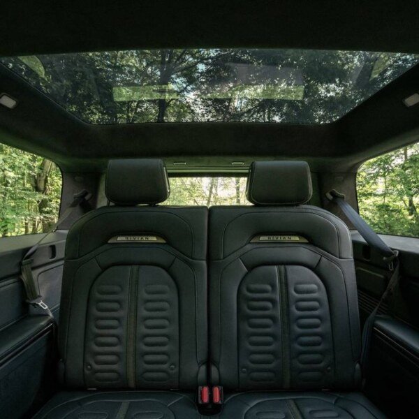 Rivian R1S (15)