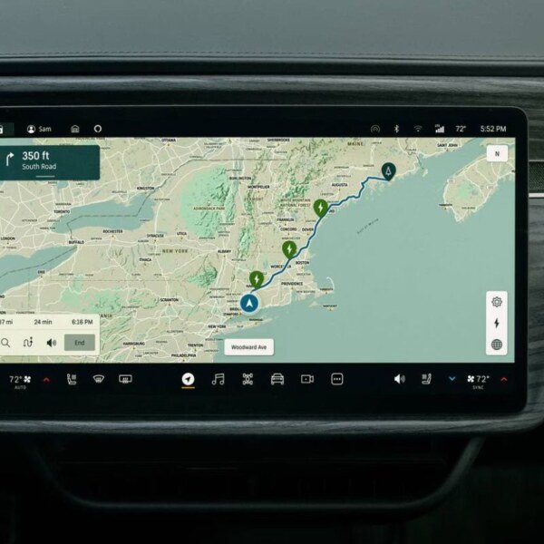 Rivian R1S (19)