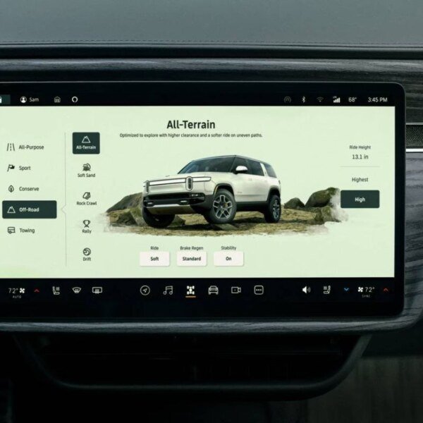 Rivian R1S (21)