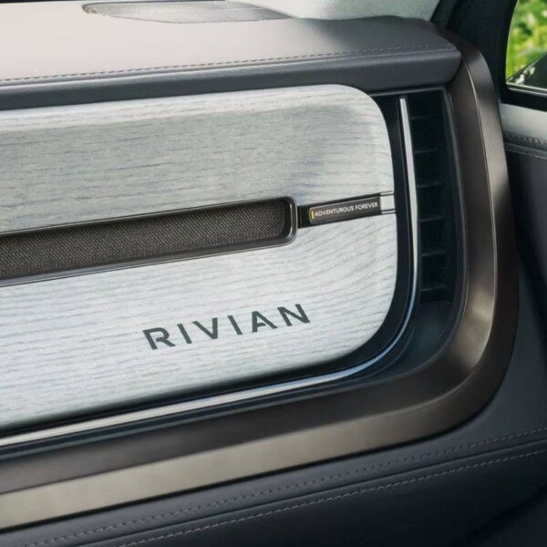 Rivian R1T (10)