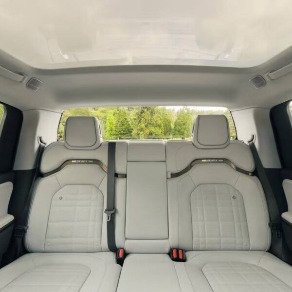 Rivian R1T (17)