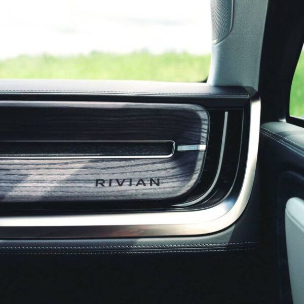 Rivian R1T (7)