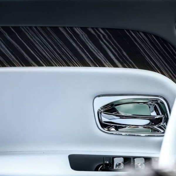 Rolls Royce Spectre (13)