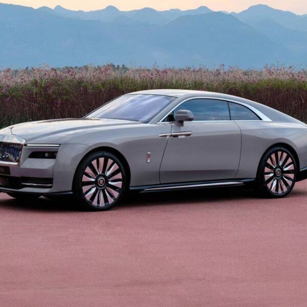 Rolls Royce Spectre (5)