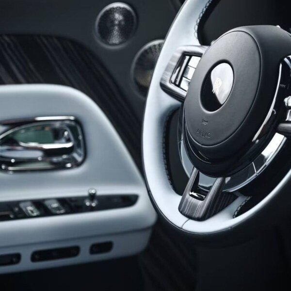 Rolls Royce Spectre (7)