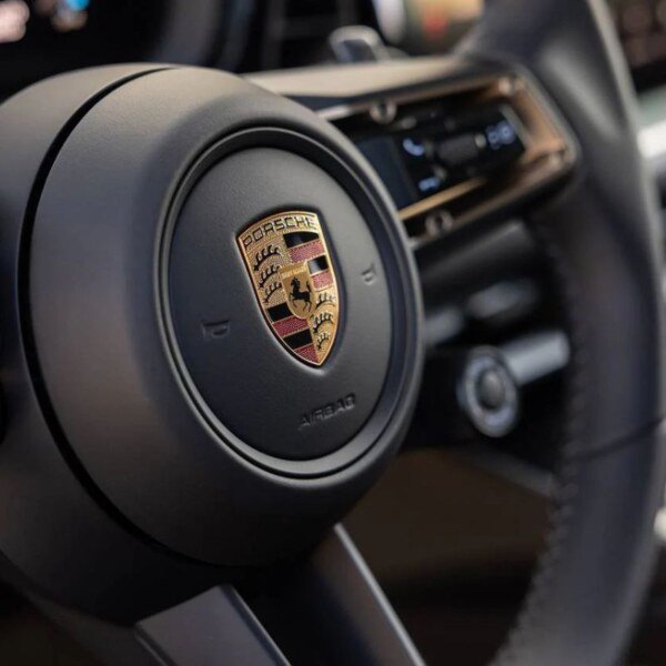 Porsche Cayenne Base (10)