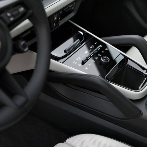 Porsche Cayenne Base (7)