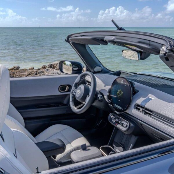 MINI Cooper Convertible Signature