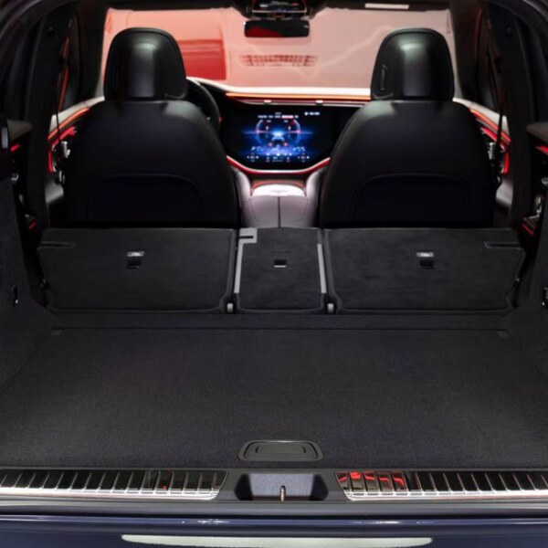Mercedes-Benz-EQE-AMG® (2)