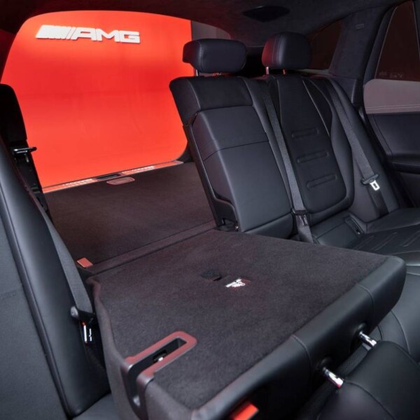 Mercedes-Benz-EQE-AMG® (3)