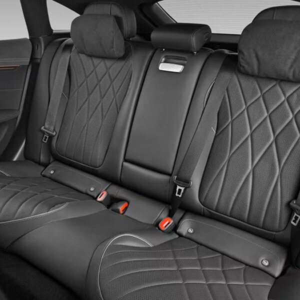 Mercedes-Benz EQS AMG (4)