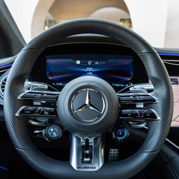 Mercedes-Benz EQS AMG (5)