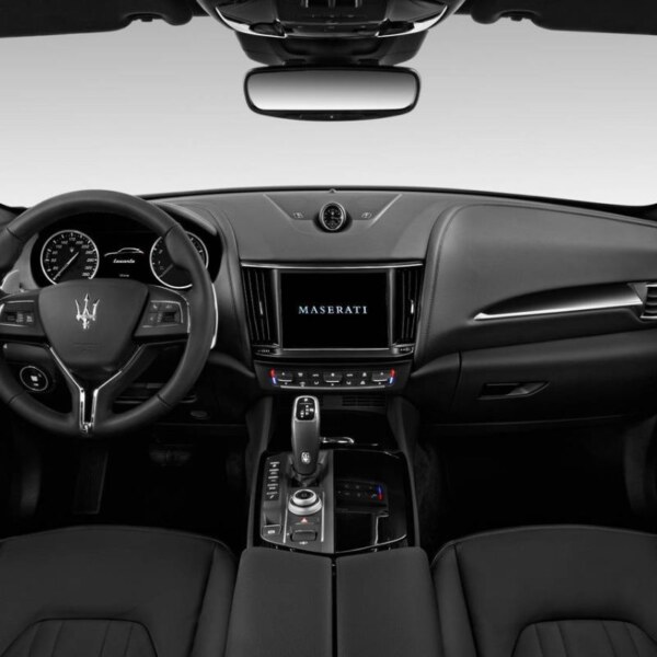 Maserati-Levante (1)