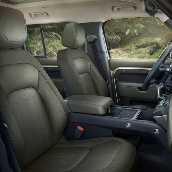 Land Rover Defender (4)