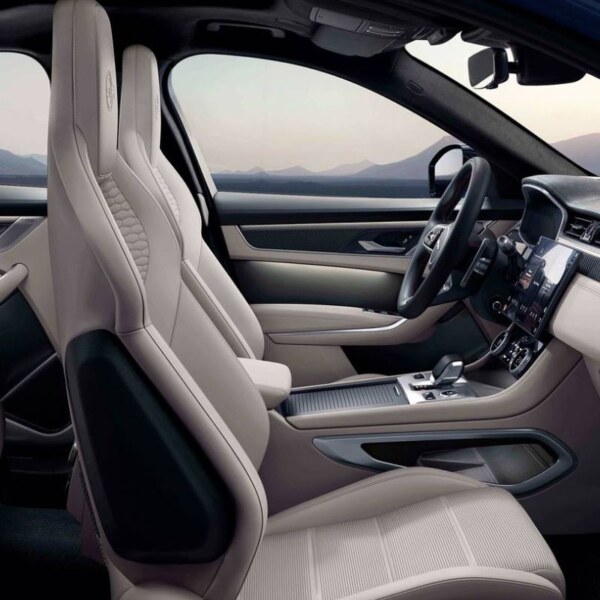 Jaguar F-PACE (6)