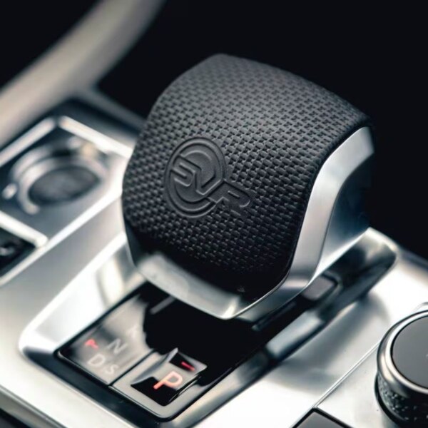 Jaguar F-PACE SVR (5)