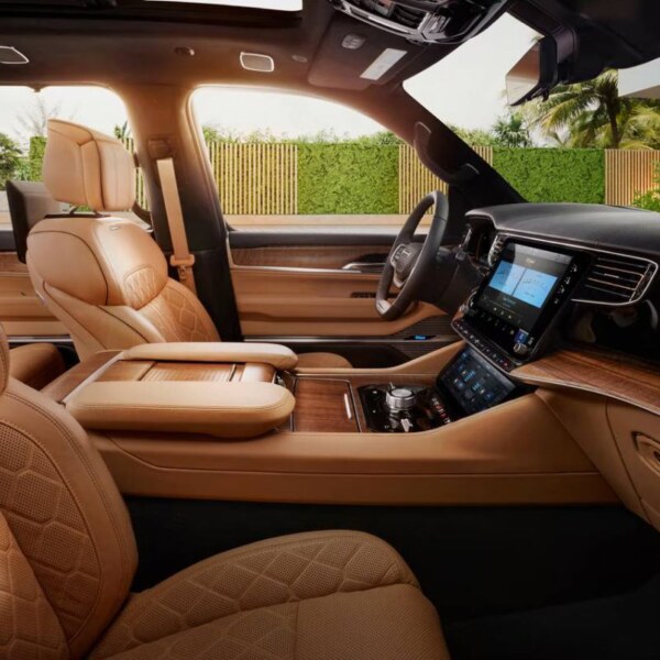 Jeep Grand Wagoneer L Obsidian (4)