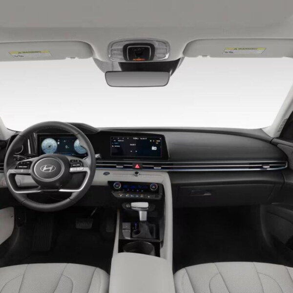 Hyundai Elantra Hybrid (9)