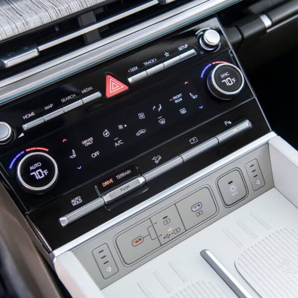 Hyundai Santa Fe Hybrid (1)