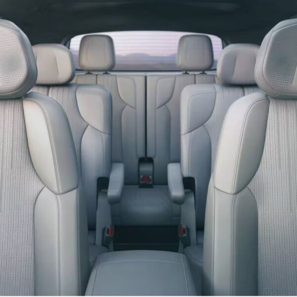 Cadillac VISTIQ Price, Specifications, Review, Feature, Compare (3)