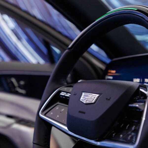 Cadillac LYRIQ (1)